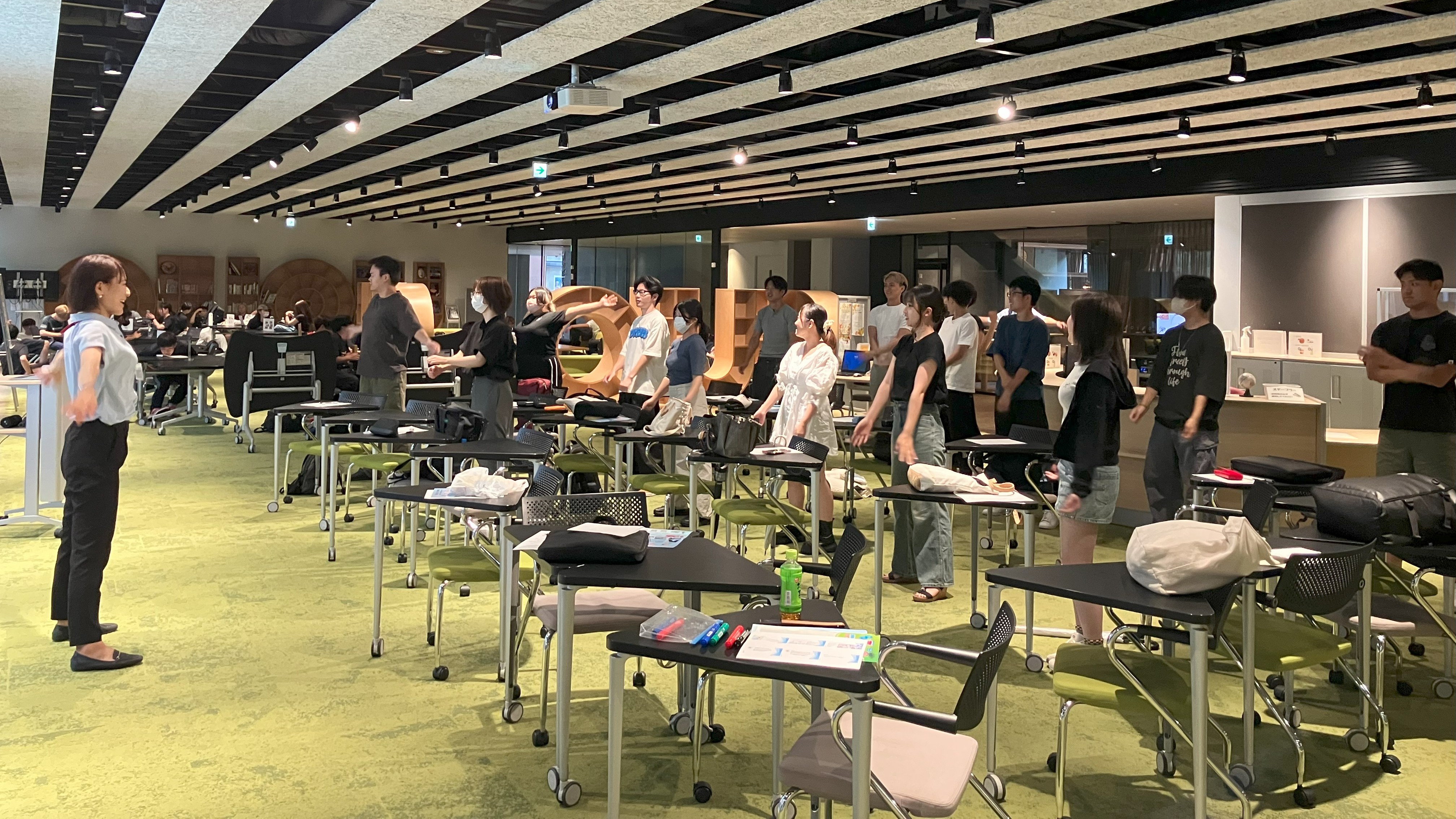 経済学科「地域協働論」 ゲストスピーカーの講演 | 大阪国際大学 大阪