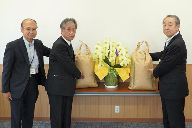 学生たち収穫のお米から広がるSDGs―京都府南山城村のコシヒカリ「OIU・OICキッズキャンパス米」を守口市立わかたけ園へ寄贈―