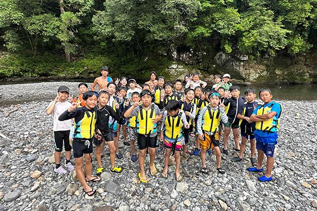 守口市の友好都市交流事業「子ども交流事業」に学生が指導員として協力―野外教育による全人的成長の支援（高知県、和歌山県）―